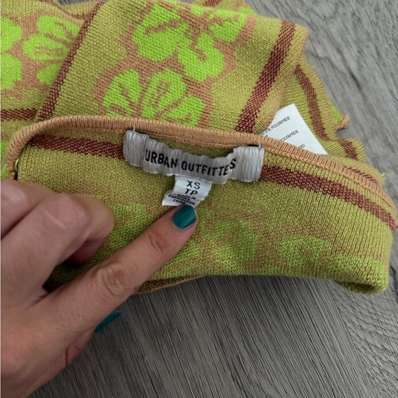 🌸 Urban Outfitters Halter Knit Top 🌸 - Picture 3 of 3